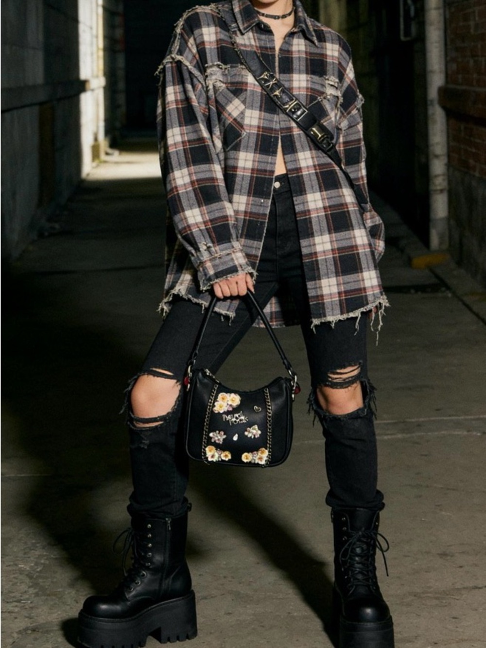 Worthington Cowhide Leather Bag! Hard Rock design - Picture 6 of 6
